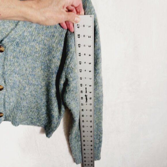 TAHARI, Cropped Button Cardigan, Medium, Soft, Lightweight, Blue/Green Mix - Picture 14 of 16